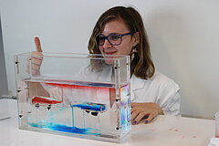 Tankexperiment im Freitagsforscherclub