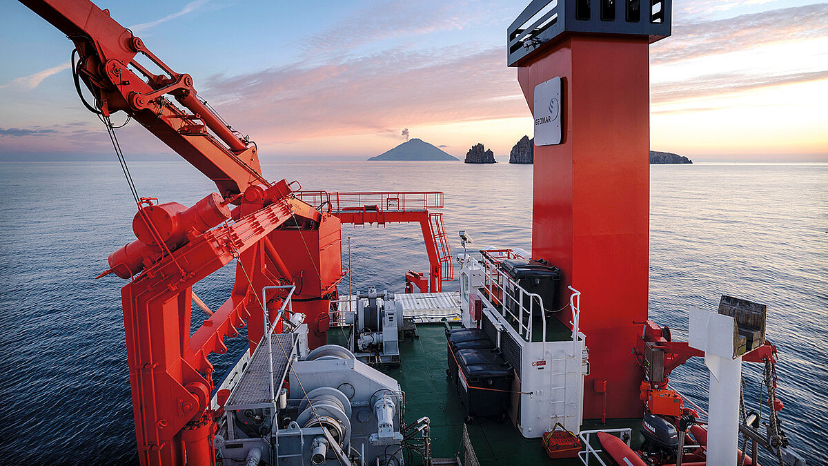 Kernthema Gefahren und Nutzen des Meeresbodens: Wie können wir marine Naturgefahren frühzeitig erkennen und Ressourcen vom Meeresboden verantwortungsvoll nutzen?