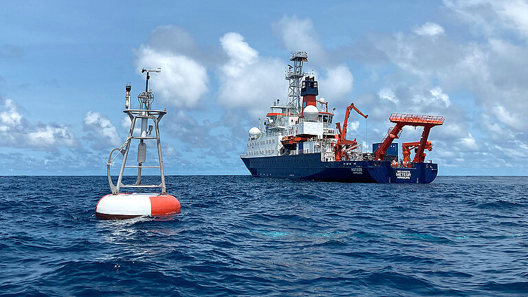 METEOR in the Tropical Atlantic during measurements near a PIRATA surface buoy