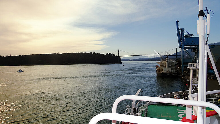 Ausblick bei Sonnenuntergang vom Forschungsschiff SONNE.