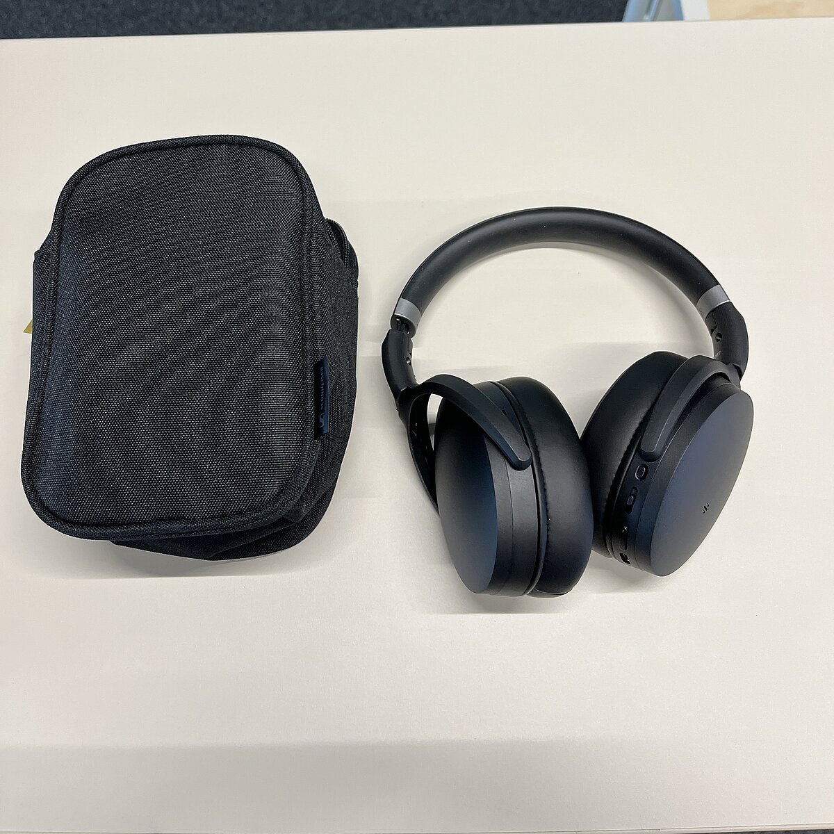 [Translate to English:] Kopfhörer