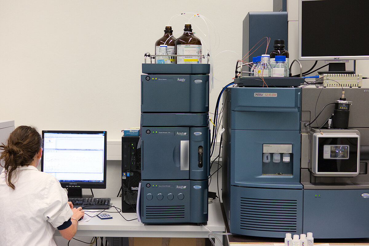 [Translate to English:] j