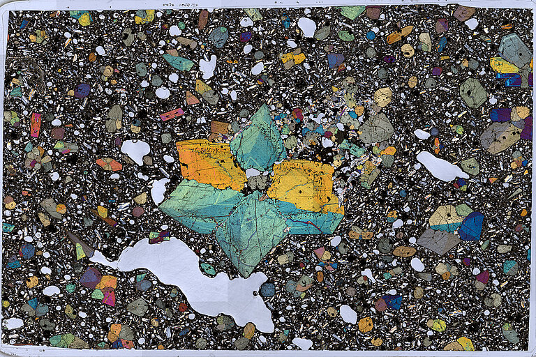 Stiched thin section image (XPL)