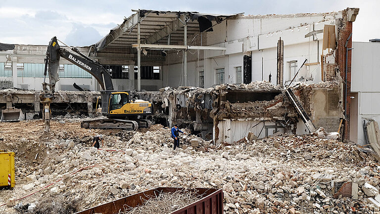July 2016: Demolition work on building 5. 