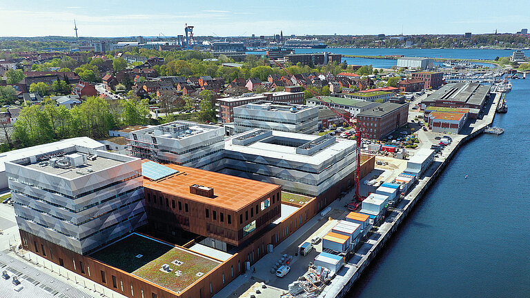 Blick auf den GEOMAR Neubau im Mai 2023