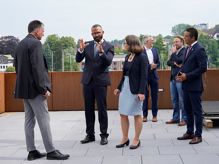 Delegation der Republik Cabo Verde im Neubau des GEOMAR 