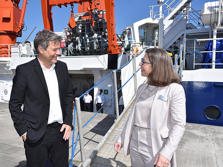 GEOMAR-Direktorin Professorin Dr. Katja Matthes und Robert Habeck, Bundesminister für Wirtschaft und Klimaschutz 