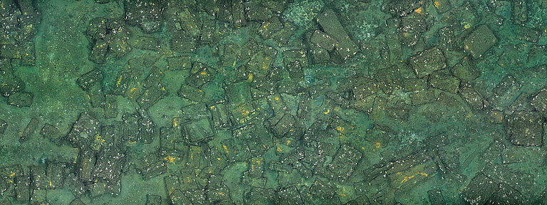 Munitionskisten auf dem Grund der Ostsee, optisch kartiert von AUV ANTON. Foto: GEOMAR