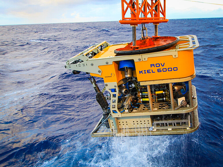 Bergung des Tauchroboters ROV Kiel 6000