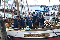 Arved Fuchs und sein Team beim Ablegen der Dagmar Aaen vom GEOMAR. Foto: A. Villwock, GEOMAR.