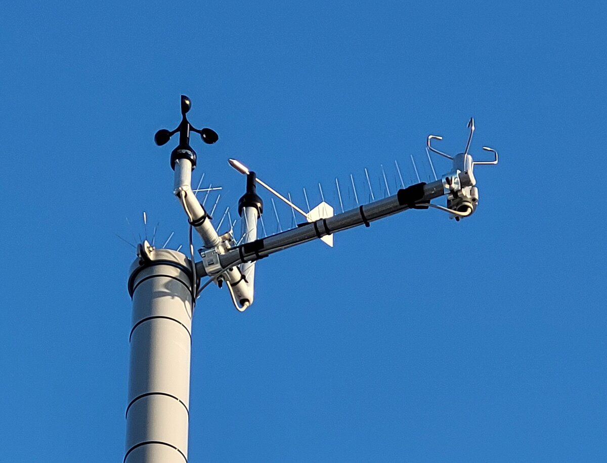 Messinstrumente auf 10m Höhe des Mastes