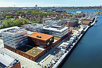 Luftaufnahme des GEOMAR-Neubaus vom Mai 2023.