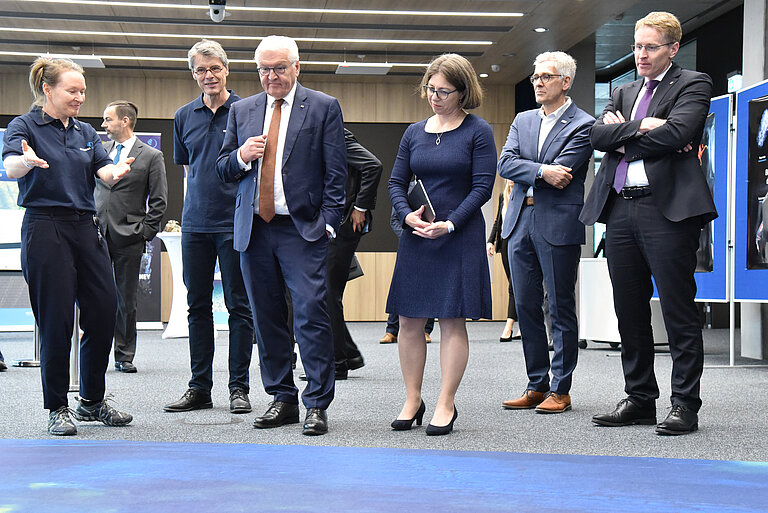 During his visit in Kiel, tthe Federal President also met again with Cordula Zenk, coordinator of the Cabo Verde cooperation, and Prof. Dr. Arne Körtzinger, scientific director of the Ocean Science Centre Mindelo and coordinator of the FUTURO project.
