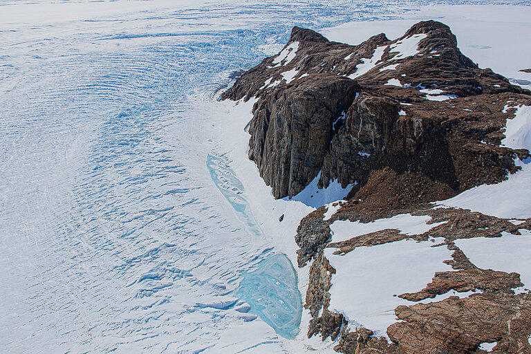 Felsen und Eis in der Ostantarkis