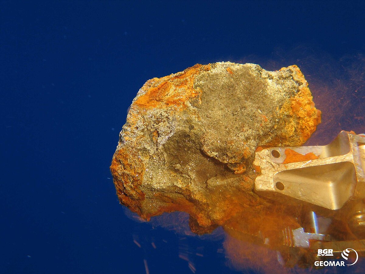 Sulfidfragment (2930 m).