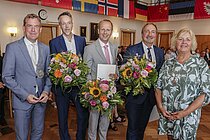 Oberbürgermeister Ulf Kämpfer, Professor Dr. Hinrich Schulenburg, RNDr. Stefan Kloth, Professor Dr. Anton Eisenhauer und Stadtpräsidentin Bettina Aust bei der Preisverleihung im Rathaus. Foto: LH Kiel / Frank Molter