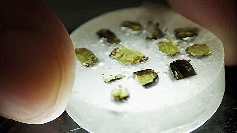 Olivinkristalle aus vulkanischen Proben