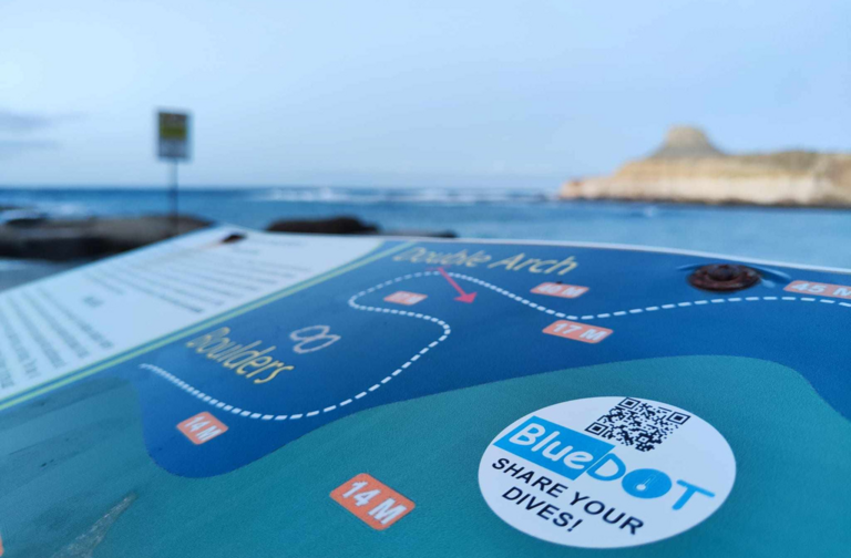 Eine Grafik, die Meer und Küste zeigt