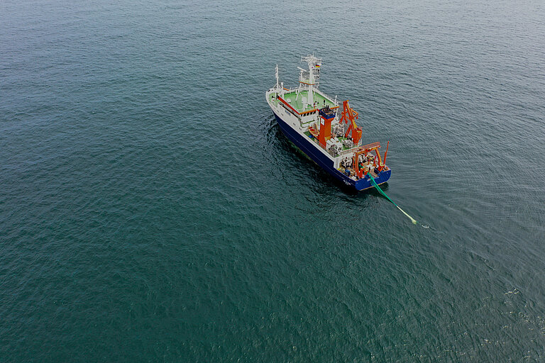 Das Forschungsschiff ALKOR von oben 
