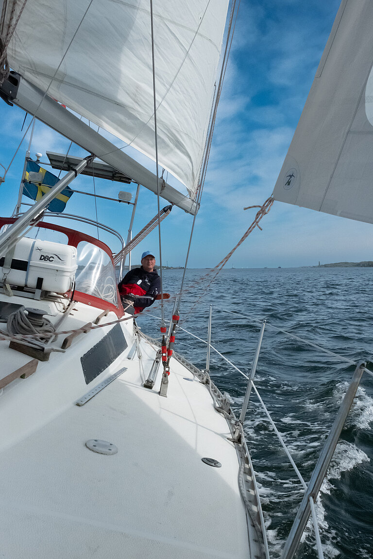 Dr. Toste Tanhua sailing on the Kiel Fjord.