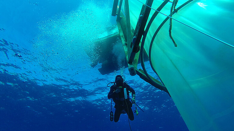 Kontrolle eines Mesokosmos unter Wasser