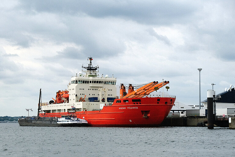 Forschungseisbrecher AKADEMIK TRYOSHNIKOV im Kieler Ostuferhafen. Foto: J. Steffen.