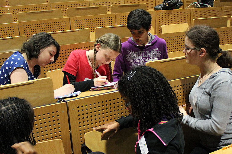 Internationale Gruppenarbeit zur Feinabstimmung einzelner Themen. Foto: J. Dengg, GEOMAR