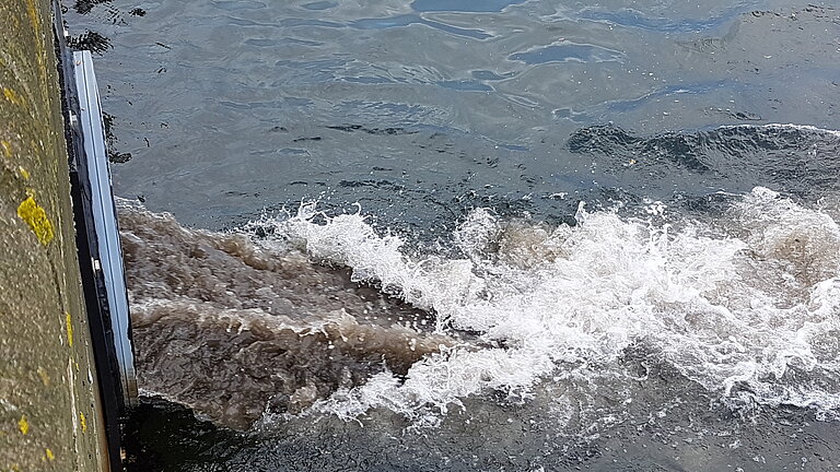 Ausfluss der Regenwasserkanalisation nach einem starken Regenschauer. Foto: Nicolas Ory/GEOMAR