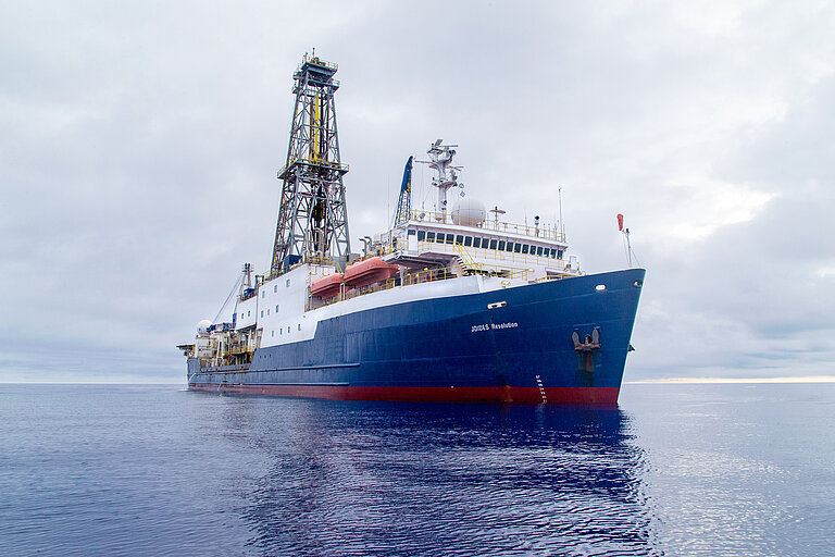 Das Bohrschiff JOIDES RESOLUTION. Foto: Bill Crawford/IODP