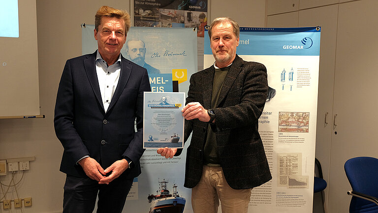 Dr. Andreas Lehmann nimmt die Otto-Krümmel-Auszeichnung stellvertretend entgegen