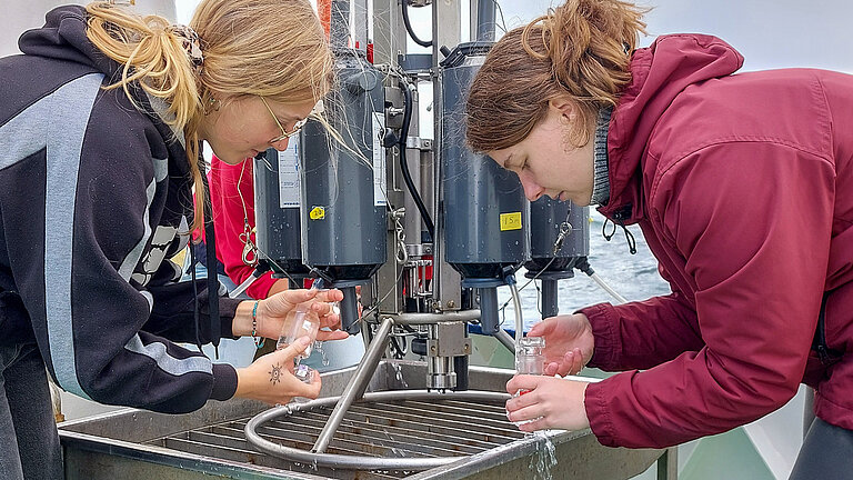 Wasserprobennahme bei Boknis Eck. 