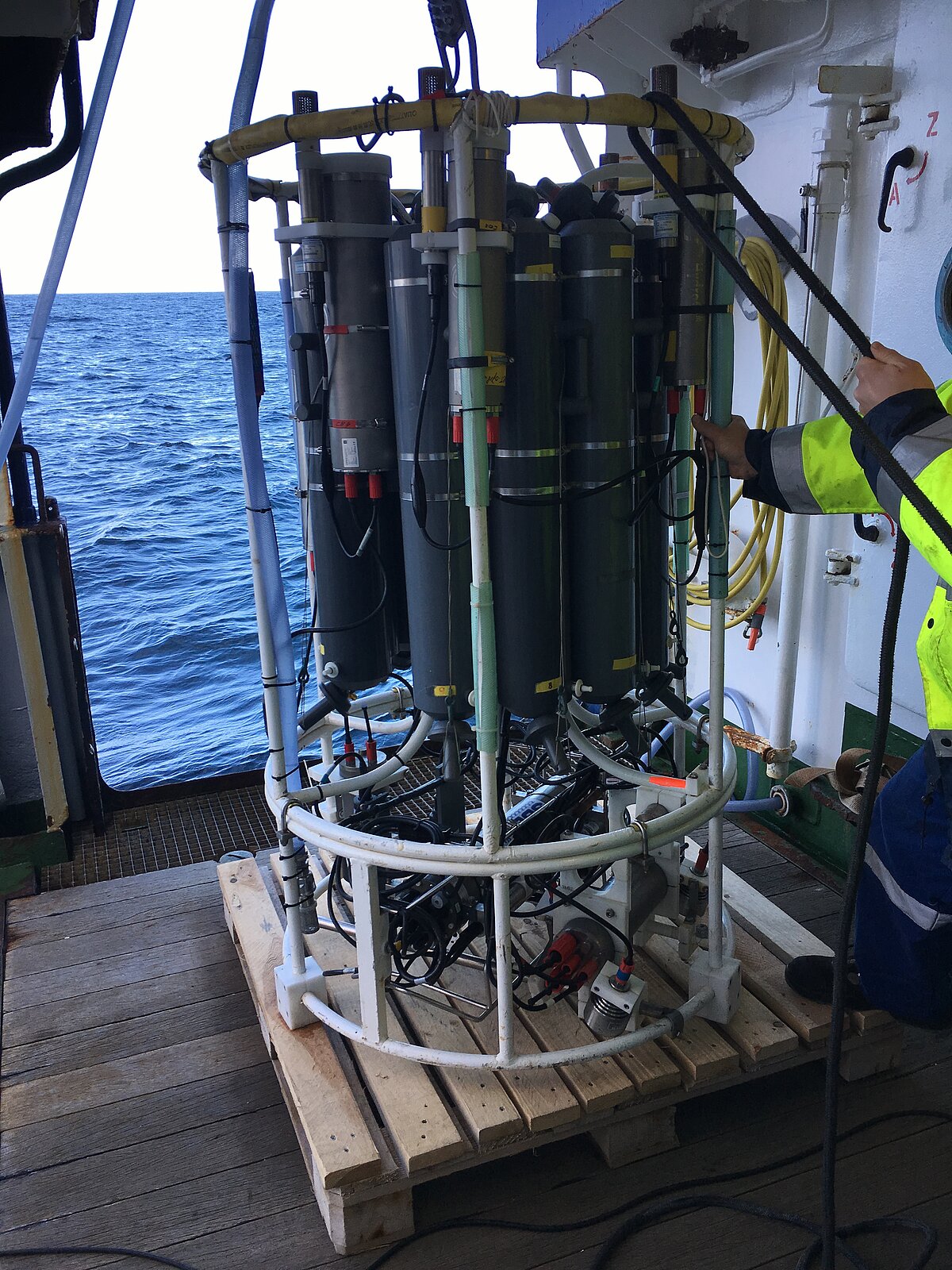 Deployment of the crane water bailer with SBE9plus CTD, pH sensor and 3 HydroC/CH4/CO2 sensor packages.