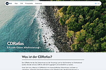 Screenshot einer Webseite, zeigt einen Küstenabschnitt aus der Luft