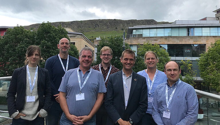 iAtlantic-Koordinator Professor Murray Roberts von der Universität Edinburg (3. v. re.) mit Dr. Anne-Cathrin Wölfl, Dr. Henk-Jan Hoving, Prof. Dr. Colin Devey, Dr. Timm Schoening, Dr. Helena Hauss und Prof. Dr. Arne Biastoch (alle GEOMAR) während der kick-off-Konferenz in Edinburgh. Foto: iAtlantic