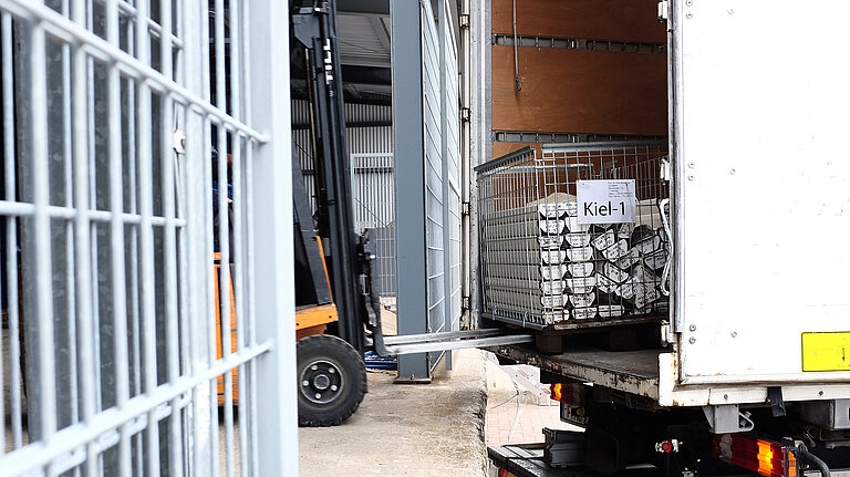 Juni 2016: Umzug der Bohrkerne ins ZPL