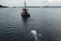 Beprobung des Förde-Oberflächenwassers mit der Forschungsbarkasse POLARFUCHS. Foto: Jens Klimmeck/GEOMAR